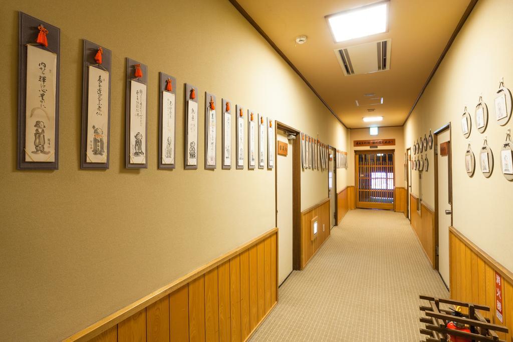 Hotel Mikunitoge Onsen Oyado Honjin Yuzawa  Exterior foto