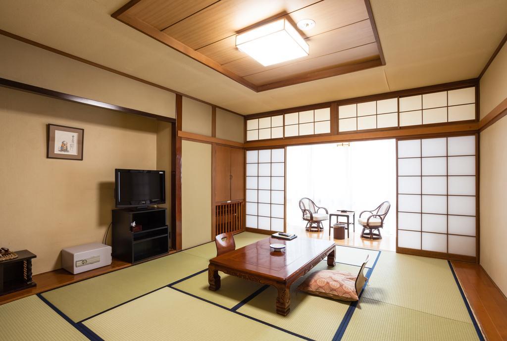 Hotel Mikunitoge Onsen Oyado Honjin Yuzawa  Exterior foto